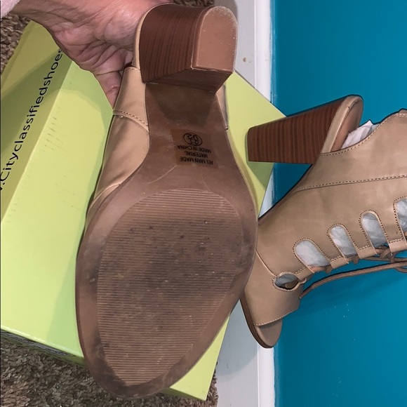 Beautiful tan heels 6.5 open toes with laces nigh out travel vacation romantic - Picture 3 of 5